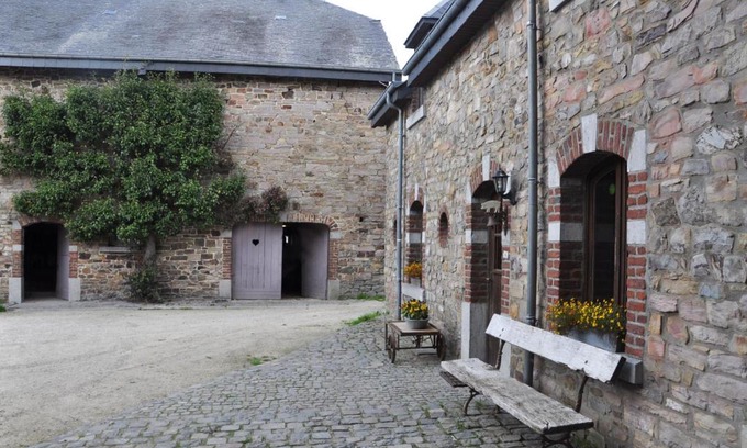 Sainte-Ode House | Pet-Friendly Retreat at Gîte Ferme d'Ortie - Family Friendly!