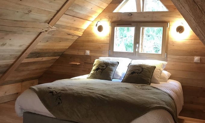 Marcilly-en-Gault Cottage | Ocean View Gîte for Two with Spa & Hot Tub Bliss