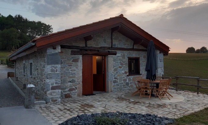 Iholdy House | Inviting Gîte for Rent with Family-Friendly Kitchen
