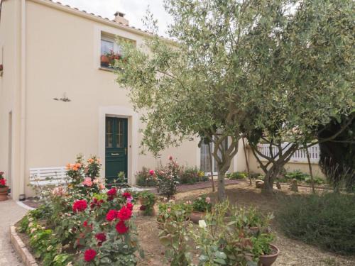 Saint-Philbert-de-Grand-Lieu House | Comfortable Gîte Near Nantes with Private Relaxation Area