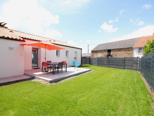 Saint-Philbert-de-Grand-Lieu House | Peaceful Gîte with Private Garden & Free Bikes Near Nantes