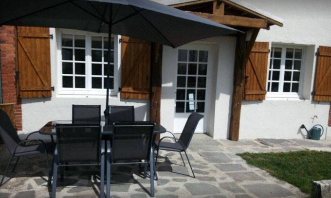 Saint-Pourcain-sur-Besbre House | Gîte du Monbaillon: Pet-Friendly Retreat with Top Ratings