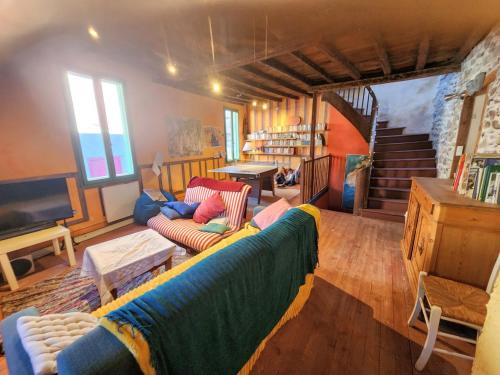 Siguer House | Pet-Friendly Gîte Groupe La Farigoule in Siguer - 8.5/10