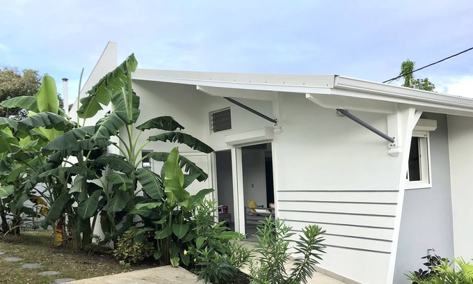 Saint-Louis House | Gîte Guidou: Family-Friendly Retreat with Pool & Perfect Score