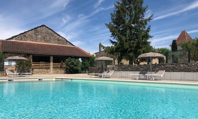 Caylus Cottage | Cozy Gîte Honoré de Balzac with Pool for 4 Guests