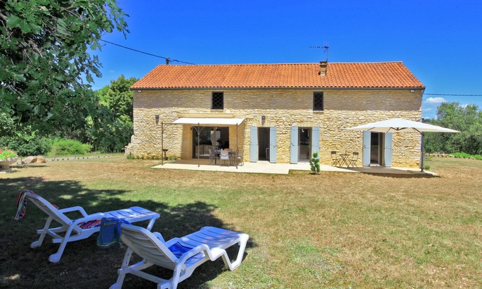 Daglan House | Charming Gîte in Périgord with Pool Near Dordogne Valley
