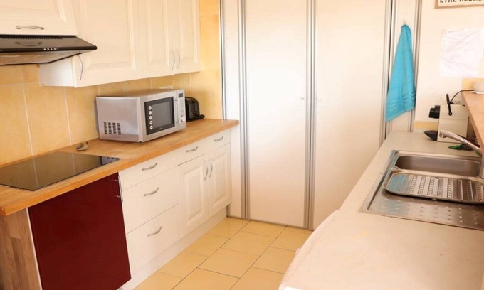 Tarascon House | Cozy Gîte in Provence with Full Kitchen Amenities