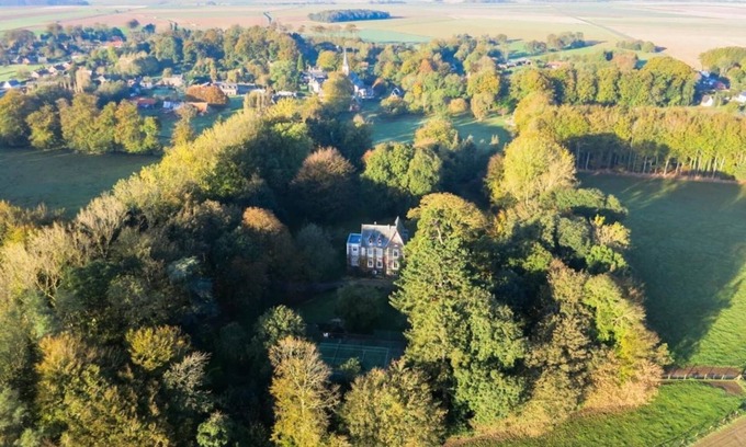 La Chapelle-sur-Dun Ski Chalet | Gîte Insolite Le Bel Event: Nature & Pet-Friendly Escape