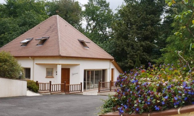 Coarraze Villa | Relaxing Retreat at Gîte Kojonomai Pyrénées with Spa Access