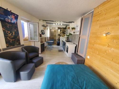 Saint-Ambroix Apartment | Pet-Friendly Gîte L'étape - Independent & Ground Level Stay