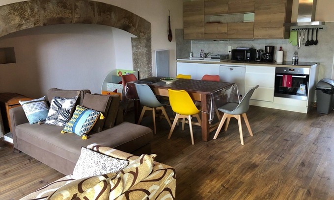 Castelnau-de-Mandailles House | Relax at Gîte L'Oustalet: Family-Friendly Retreat