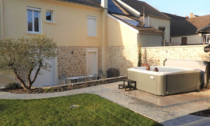 Troissy House | Gîte L'or des fontaines - Guest Rated 9.8 with Spa & Hot Tub