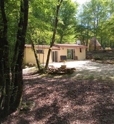 Saint-Andre-dAllas House | Child-Friendly Retreat at Gîte la Borie du bois Sarlat
