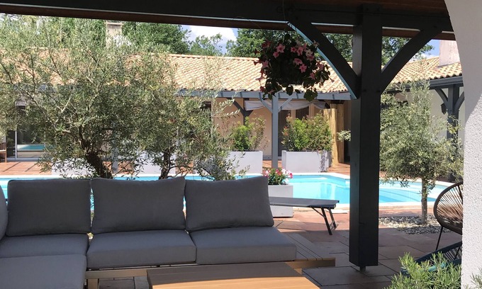 Biganos House | Gîte la Dune: Family-Friendly Retreat with Heated Pool