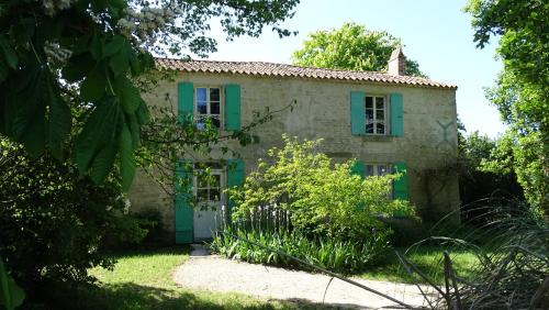 Saint-Jean-de-Liversay House | Delightful Gîte La Garauderie: Pet & Child Friendly Retreat