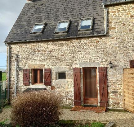 Lolif House | Inviting Gîte la Mer: Tranquil Countryside Retreat