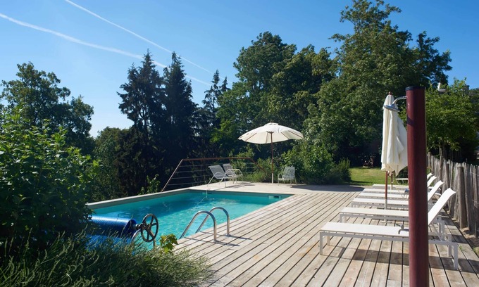 Merigny House | Relax at Gîte La Miellerie Côté Cour with Pool & Spa
