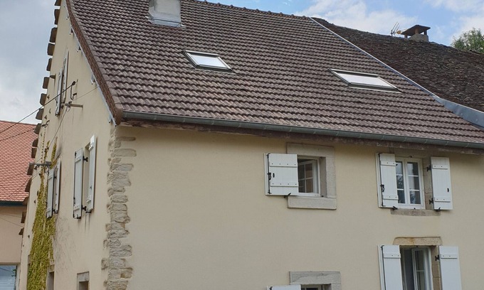 Passenans House | Gîte La Salamandre: Guest Rated 9.8 with Family Amenities