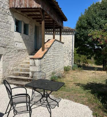 Montaigu-de-Quercy House | Child-Friendly Retreat at Gîte La Vésarnie for Memorable Stays