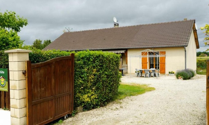 Laines-aux-Bois House | Family-Friendly Gîte Laines-aux-Bois: Rated 9/10 by Guests