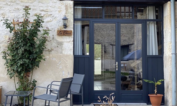 Champagne-et-Fontaine House | Relax at Gîte "Le Chai" with Pool in Beautiful Dordogne