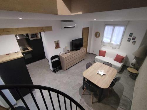 Contres House | Explore Gîte Le Clos Controis: Child-Friendly Retreat