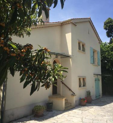 Volonne House | Enchanting Gîte Le Lavandin with Oceanfront View