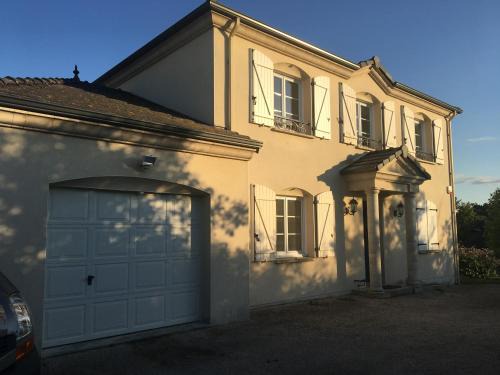 Flavigny House | Family-Friendly Gîte "Le Millésime 61" - Rated 8.5/10