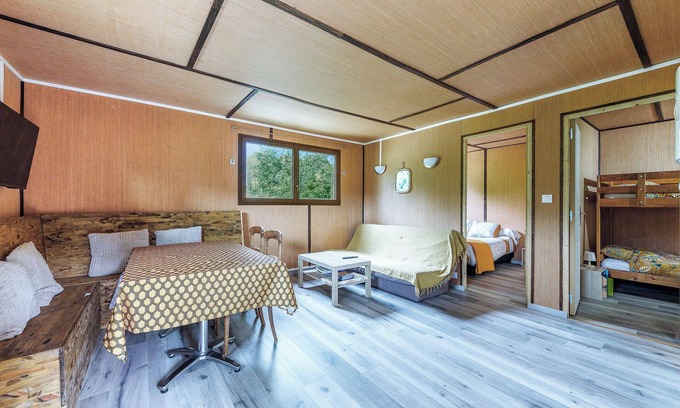 Blesignac House | Gîte le Noisetier: Ideal Retreat for Families & Friends