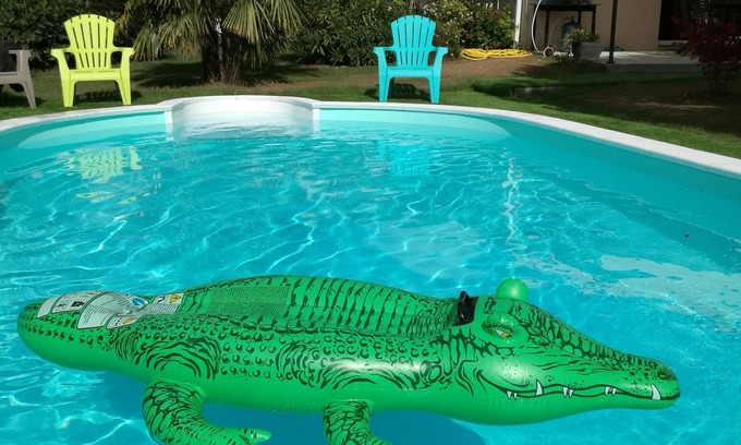 Les Epesses House | Family-Friendly Gîte le Pavachon with Pool and Spa Access