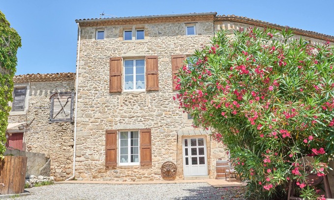 Villalbe Apartment | Premier Retreat at Gîte Le Presbytère - Spa & Pet Friendly