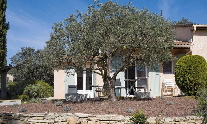Lioux House | Family-Friendly Gîte "les Cistes" in Scenic Lioux