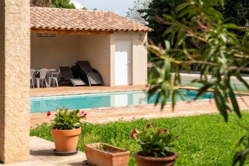 Saint-Laurent-La-Vernede House | Relax at Gîte les Oliviers with Pool & Family-Friendly Vibes