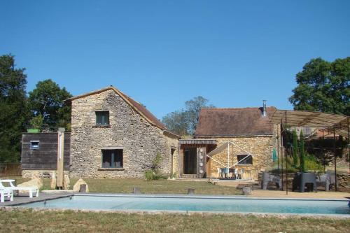 Campagnac-les-Quercy House | Gîte Les Grangettes: Poolside Retreat with Scenic Views