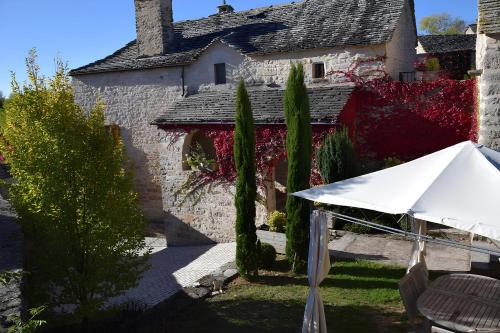 Le Massegros House | Oceanfront Retreat at Gîte les Hortensias - 8.9/10 Rated