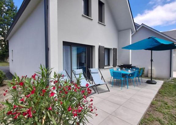 Argeles Gazost House | Pet-Friendly Gîte les lys Fleurs des Pyrénées, Rated 9.6