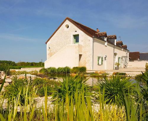 Epeigne-les-Bois House | Highly Rated Gîte Les Nymphéas: Family-Friendly Escape