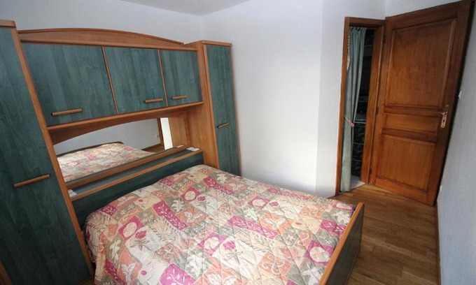 Le Bonhomme Apartment | Pet-Friendly Gîte Lion d'Or with Great Guest Reviews