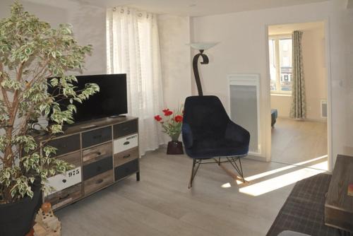 Chatillon-Coligny Apartment | Three-Star Gîte: Pet-Friendly Getaway with Top Ratings