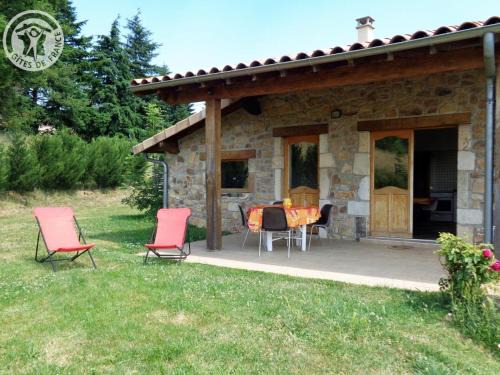 Chuyer House | Bright Gîte with Private Grounds - Perfect for Outdoor Fun!