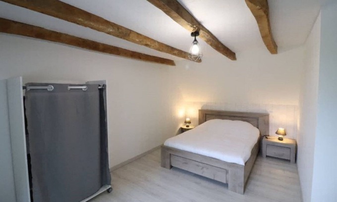 Saint-Clement House | Relaxing Gîte Maison Laroque: Lake View & Spa Retreat