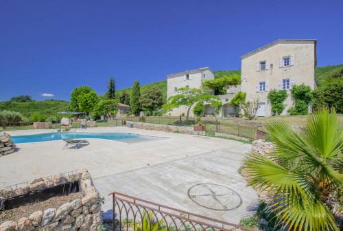 Rousson House | Gîte - Mas de Louise: Oceanfront Haven with Spa & Pool
