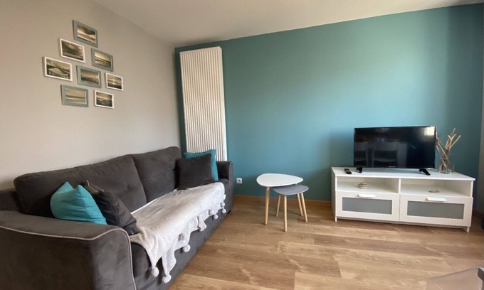 Wimereux Apartment | New Gîte by the Beach with Ocean View and Spa Amenities