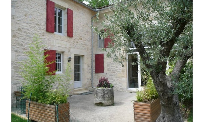 Faleyras House | Gîte MOULIN DU CROS: Perfect Getaway with Pool & Kitchen