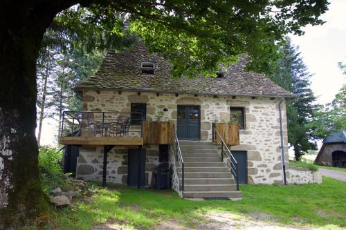 Marcoles House | Discover Gîte Nature: Pet-Friendly Retreat with Breakfast