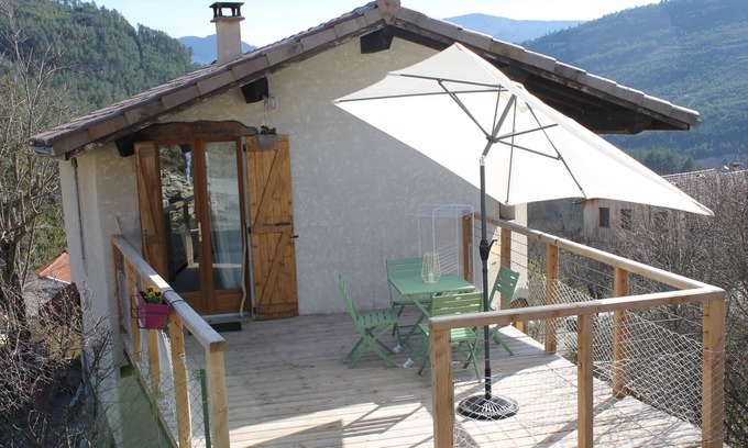Les Pres House | Explore Nature at Gîte Montagne: Guest Rated 10/10!
