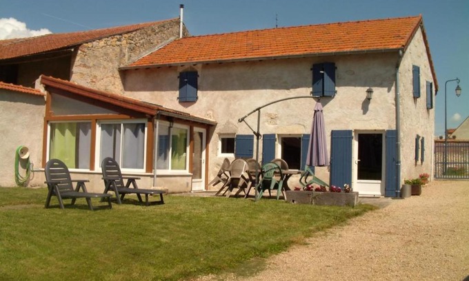 Poezat House | Family-Friendly Gîte Pôëzat: Pet & Child Welcome, 9/10 Rated