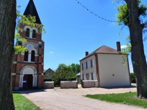 Fourilles House | Peaceful Gîte Near Nature: Perfect for Families & Friends