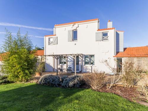 Pornic House | Peaceful Gîte by the Sea with Garden & Family Amenities