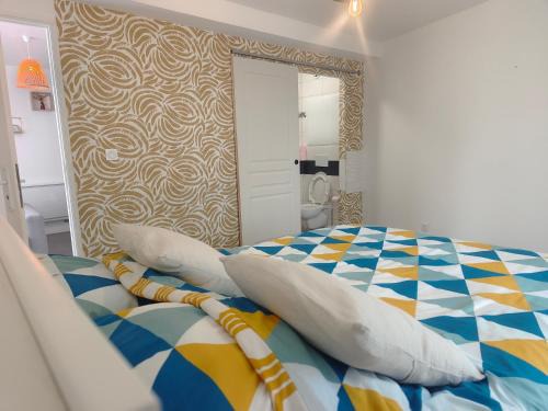 Amfreville Apartment | Family-Friendly Gîte PEGASUS - Just 5 Minutes to the Beach
